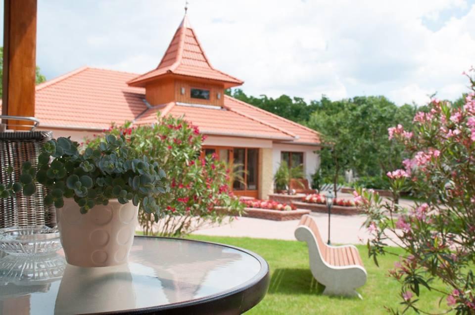 Bornemisza Kuria Apartment Tiszabecs Ngoại thất bức ảnh